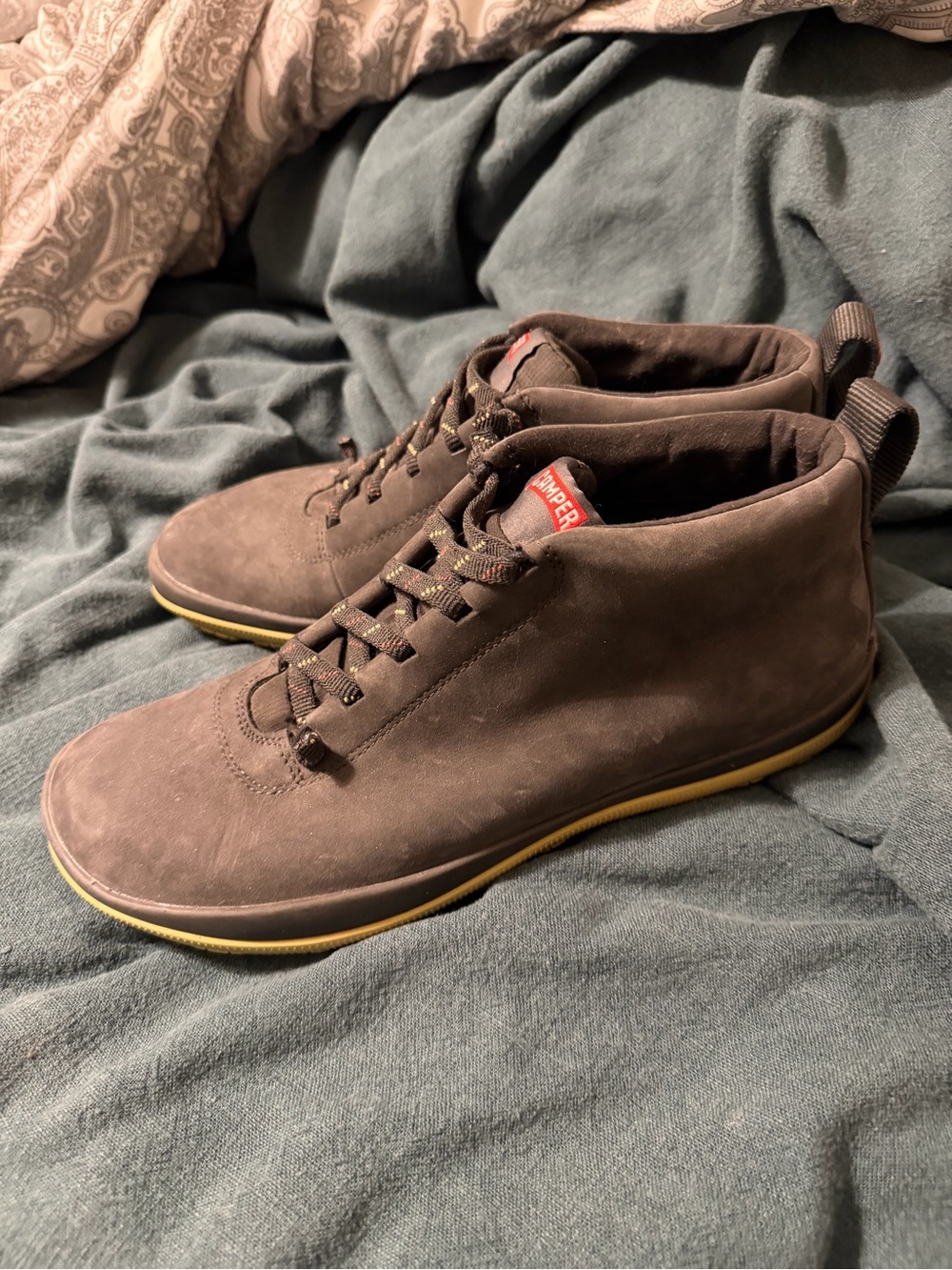 Camper women's dark gray Chukka Boots with Yellow sole